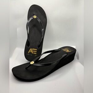 American Eagle Outfitters Women's Black Flip Flops